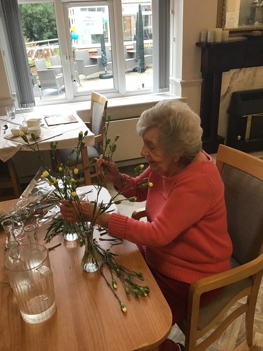 MillfieldCare's tweet photo. Some of the residents doing flower arranging @Steve_Vessey @AnchorLaterLife @anchorzestwell1 #Flowers https://t.co/o1fbDUXOwy