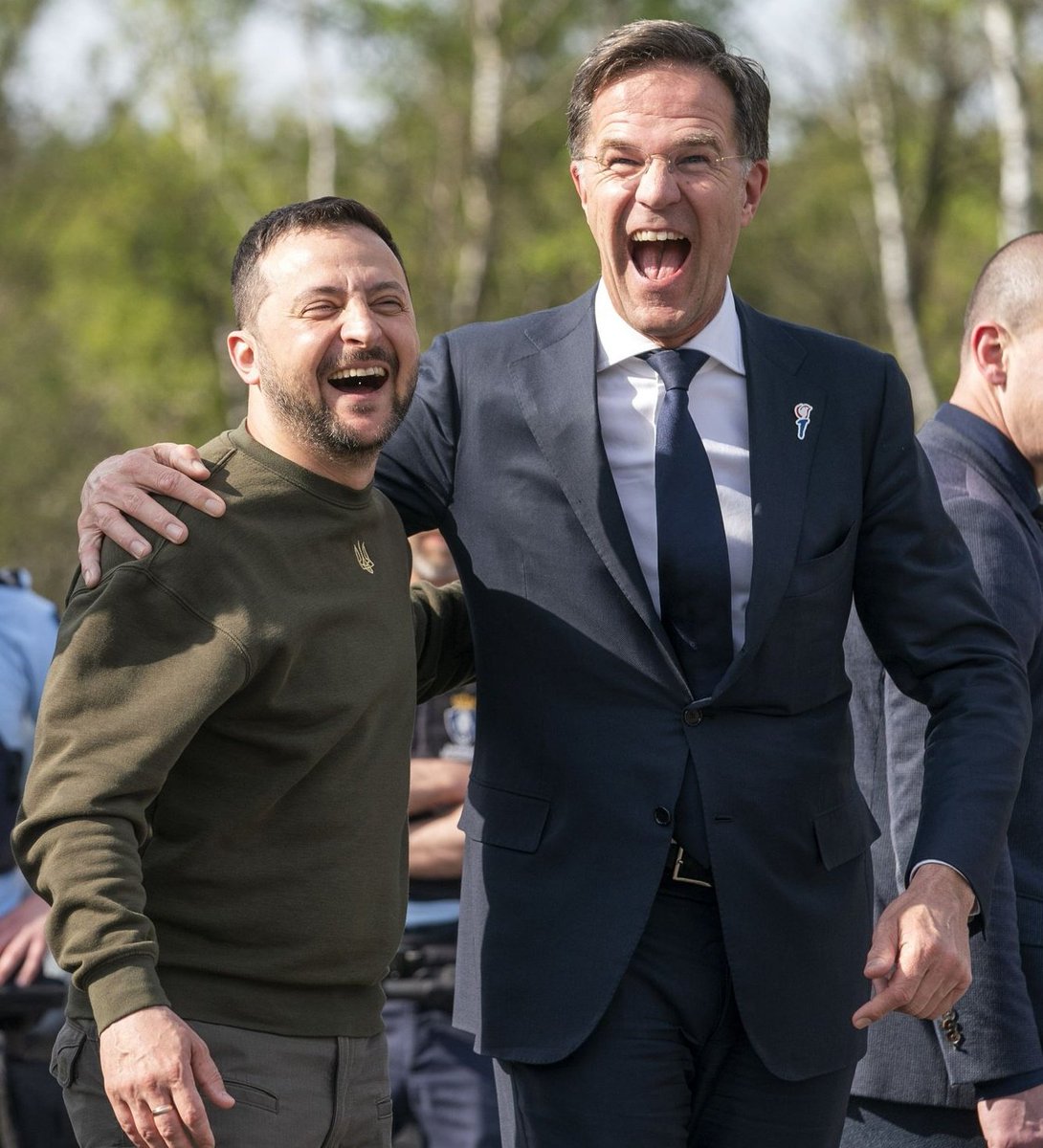 Zelensky wist van de AANSLAG op #Nordstream2 en keurde het goed! FVD had vanaf het begin gelijk! Stelling: De miljarden-steun aan Oekraïne moet STOPPEN!

Doe een ♥️ &amp; RT als je het eens bent!