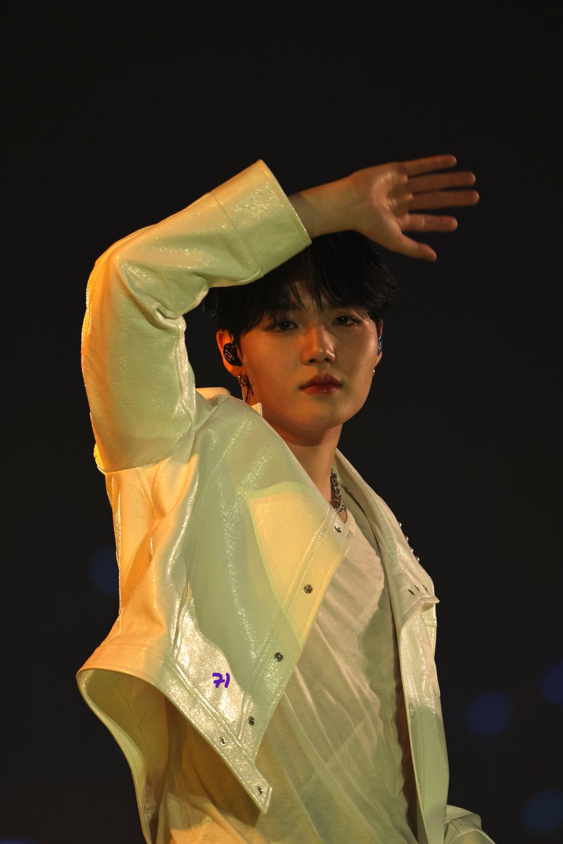 240815

#DOYOUNG #도영 
#TREASURE #트레저