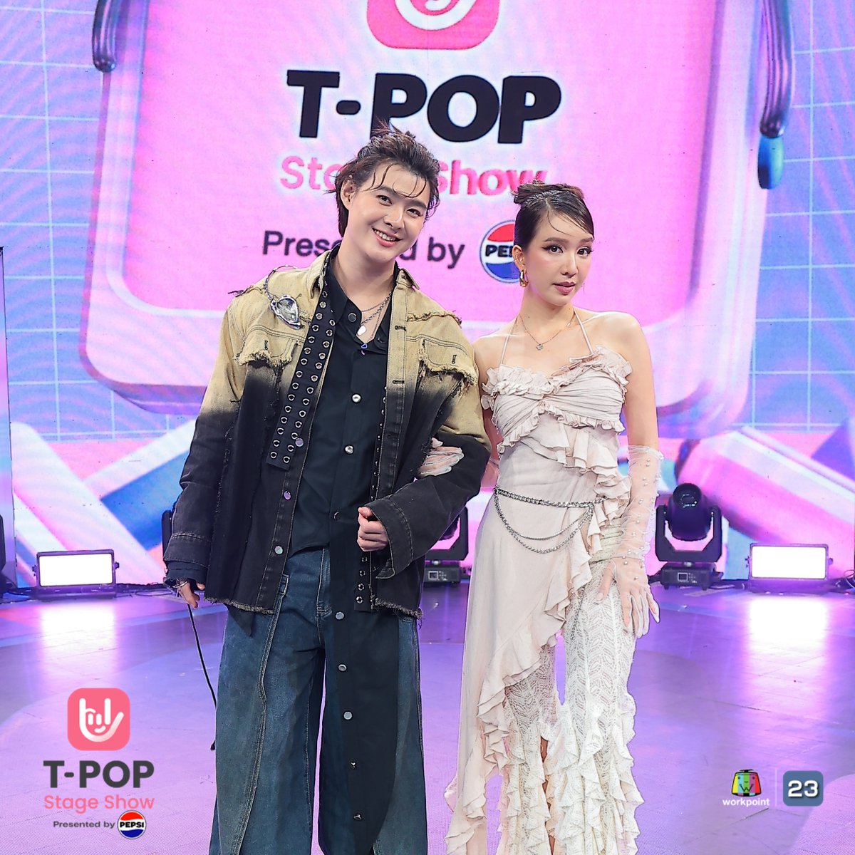 StageTpop's tweet photo. #TpopStageShowpresentedbyPEPSIWeek33 / 2024

ส่ง 2 พิธีกร 'เซ้น ศุภพงษ์' #Saint_sup และ 'จูน ธีรตี' #JuneTeeratee

มารายงานตัวกับแฟนๆ ห้ามพลาดคืนนี้ แล้วมาสนุกไปพร้อมกันเลย
#Workpoint23 #Workpoint #TPOP https://t.co/sznQYEpz97