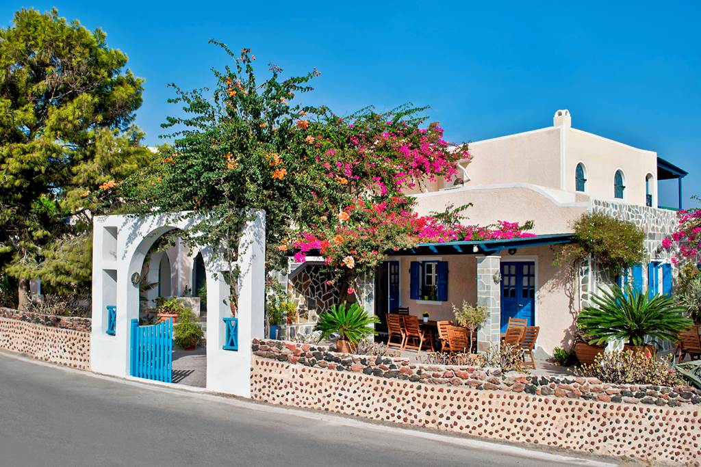 vacaviatravel's tweet image. Explore Santorini - 3* Paradise Resort Santorini
🏡 Experience traditional charm, explore the enchanting surroundings, and soak up the relaxed atmosphere. 🌺
#SantoriniGetaway #ParadiseResort #TraditionalCharm #ExploreSantorini #RelaxationGoals #TravelDeal
link.viewtrip.co/ORJc