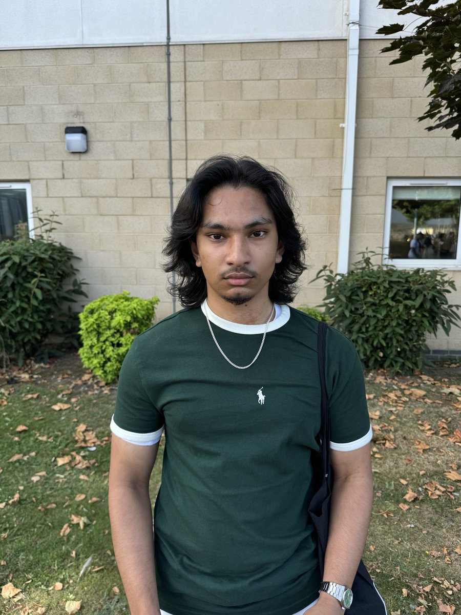 Congratulations to Mohammed Nayem who achieved A*A*A*A* and who will study Economics at UCL. Brilliant work. #alevelresultsday #bramptonmanor
