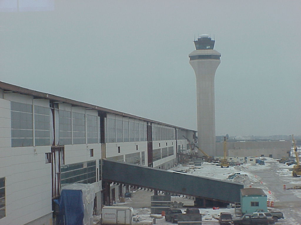 DTWeetin's tweet photo. It's #ThrowbackThursday! For the next few weeks, we'll take a look back photos of McNamara Terminal construction from more than 20 years ago.
#flyDTW https://t.co/ByYid0OcLH
