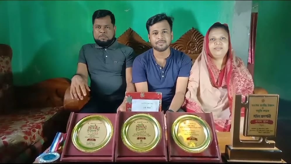 নড়াইলে অনলাইন সমস্যা সমাধানে তরুণ উদ্ভাবক – সৌরভ