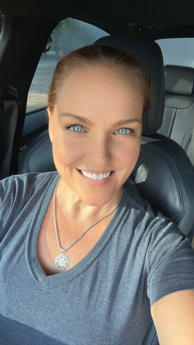 DrLauraPettler's tweet photo. #RiseAndSlay let’s solve a murder today. Go Team! #LPAMurderRoom #LPATeam #PettlersMethods https://t.co/4AJoKhHRO5