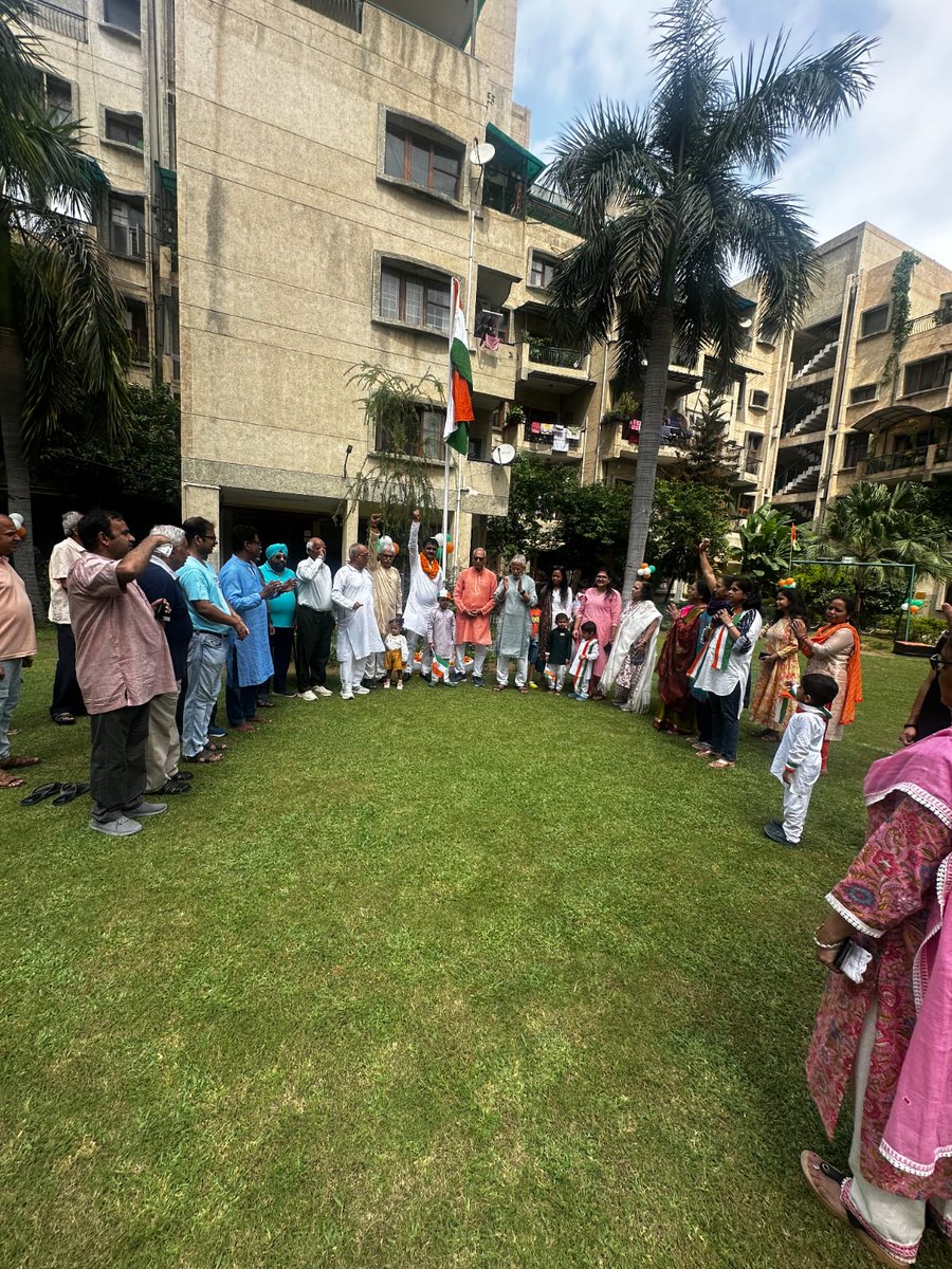 मातृभूमि की आजादी के लिए अपना सर्वस्व न्योछावर करने वाले स्वतंत्रता सेनानियों को हृदय से नमन करता हूँ। उनका अमिट बलिदान हमें सदैव एक नई ऊर्जा के साथ देश और समाज की प्रगति के लिए अपने कर्त्तव्य का पालन करने के लिए प्रेरित करता रहेगा।#HappyIndependenceDay2024
जय हिंद, जय भारत 🇮🇳