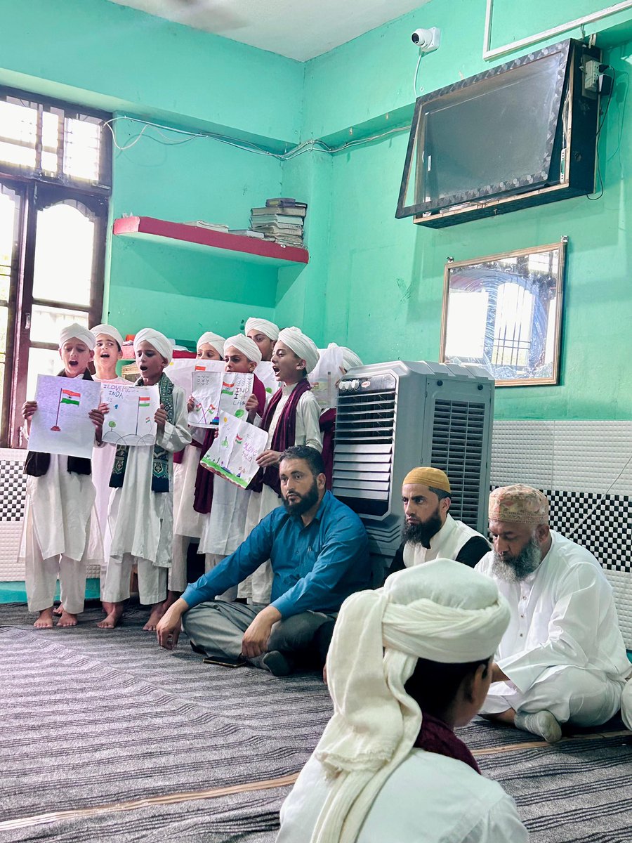 shazadmalik2002's tweet photo. Joined the Independence Day celebration today at Dawat-e-Islami Mendhar with the madrasa students. Proud to be part of this wonderful event! https://t.co/V4mOo8ygqC