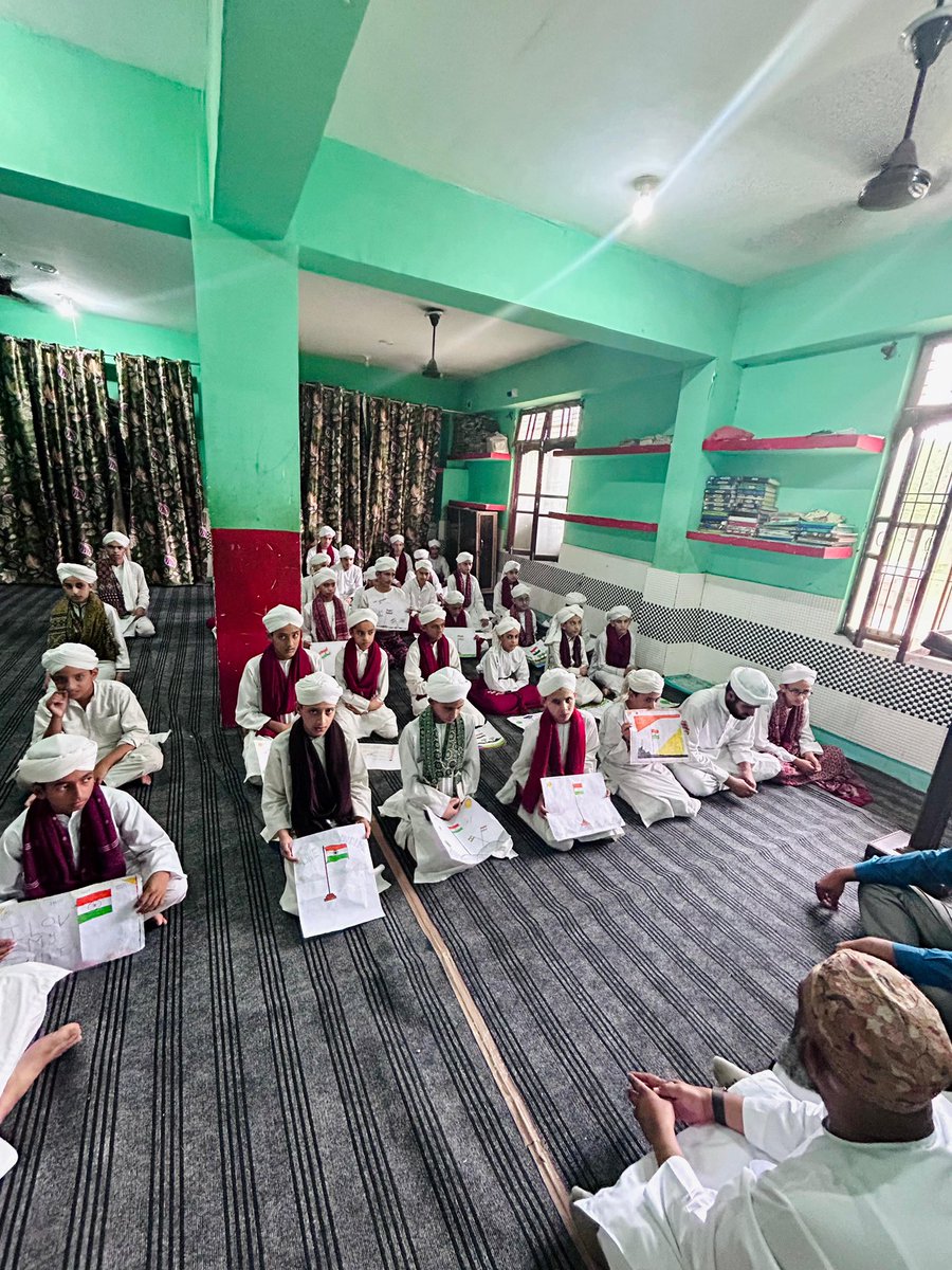 shazadmalik2002's tweet photo. Joined the Independence Day celebration today at Dawat-e-Islami Mendhar with the madrasa students. Proud to be part of this wonderful event! https://t.co/V4mOo8ygqC