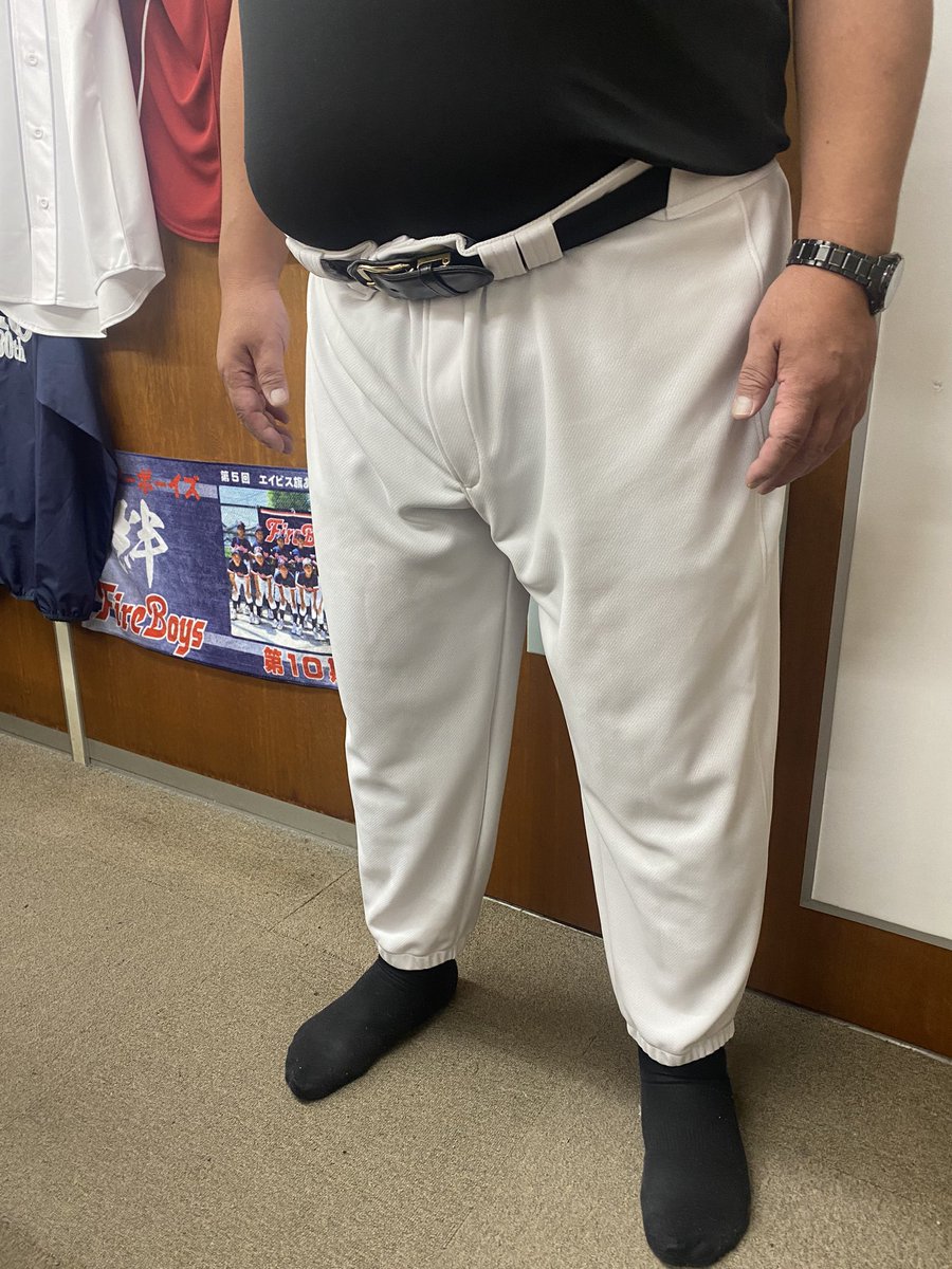 _avisuniform's tweet photo. 大きくたっていいじゃないか!
ウエスト110?120?130?
全然心配ありません!
このパンツウエスト130で作りました!
大きいサイズの野球パンツはエイビスにご相談ください
#_avisuniform
#大きいサイズ
#特大サイズ
#野球ユニフォーム
#関東エイビスリーグ
#ヒゲ社長
#ご相談ください https://t.co/BRbHUqh54v