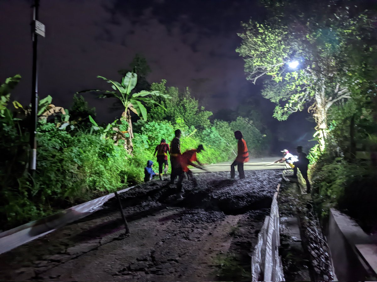 ketulahan's tweet photo. Jadi tumbal proyek kita https://t.co/upXbBNCm4B