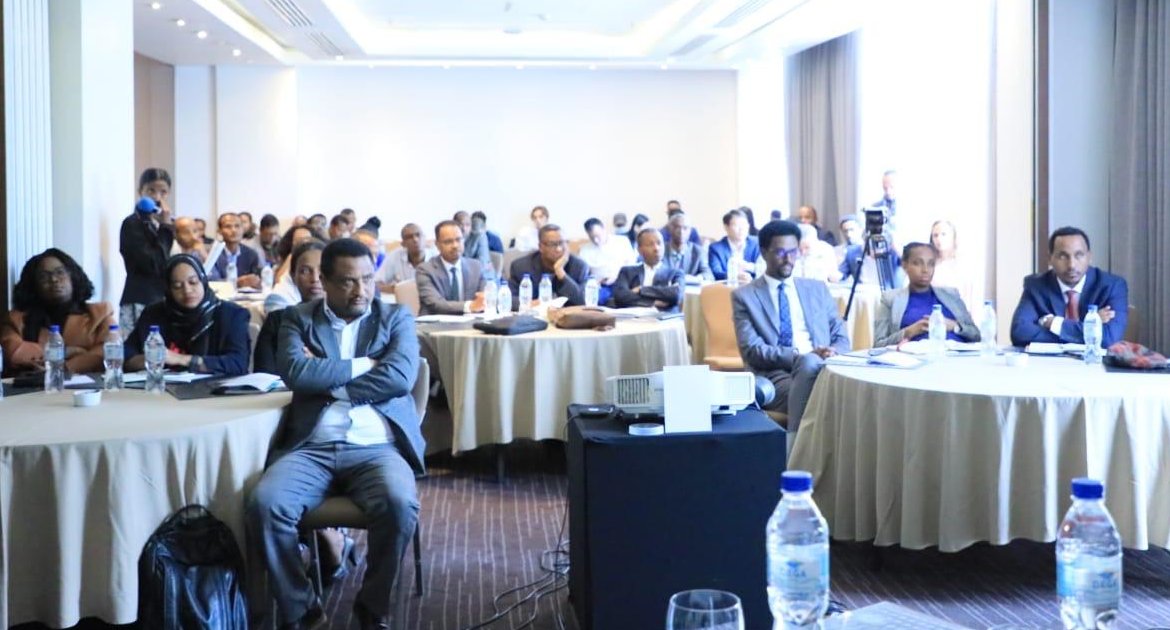 UNCTADinAfrica's tweet photo. More international investment is critical for the energy transition in Ethiopia 🇪🇹, stakeholders said at a meeting organized by @UNCTAD &amp; @EthioInvestment today in Addis Ababa.

They discussed a strategy to boost investment in sustainable energy projects. https://t.co/QYAdRME18W https://t.co/vuXUM8NDxJ