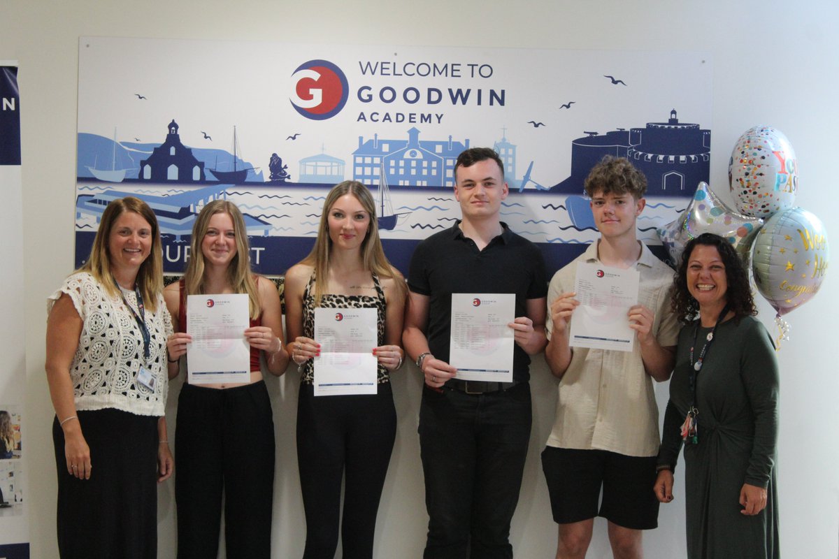 Goodwin_Academy's tweet photo. Congratulations to our year 13 students who have achieved well following two years of dedication to their studies.

Many students are now preparing to head on to the university, apprenticeship or job of their choice.

Full story: https://t.co/HyasPLYFYS

#WeAreGoodwin #ResultsDay https://t.co/9KjZEvMkh0