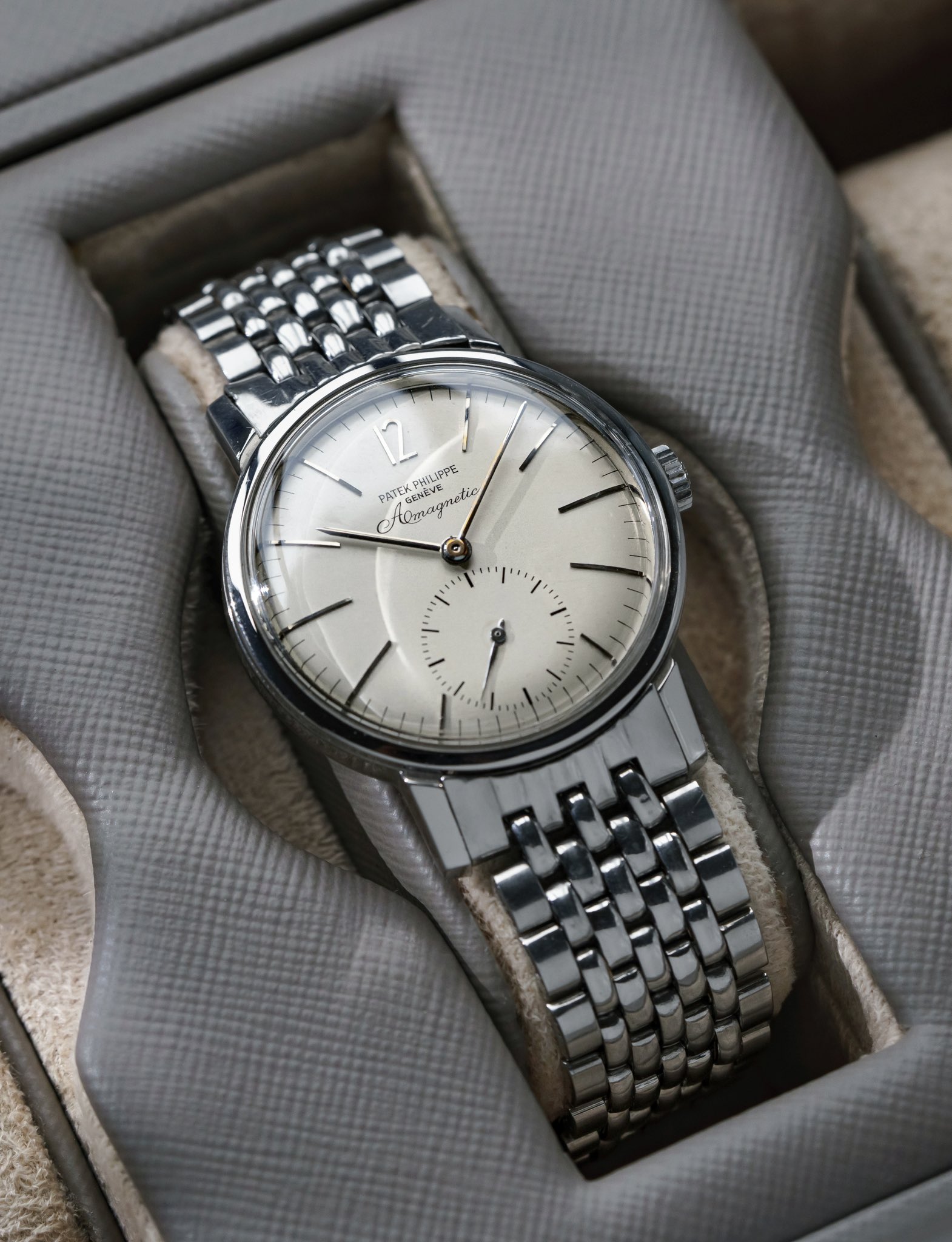 Hairspring Watches on X Live in Exclusives. A ref. 3417 Amagnetic. The Amagnetic is a Calatrava like peer which blurs the line between utilitarian purpose and the refinement of a formal dress watch