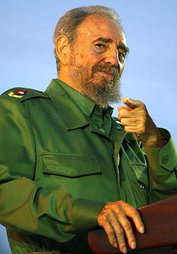 Buenos días vecino 🌞

#FidelPorSiempre:"Me siento bien cuando me considero un igual a cualquier compatriota, porque en ese hombre humilde del pueblo es donde hay toda la sinceridad, toda la honradez". 

#CDRCuba #Cuba #SomosDelBarrio