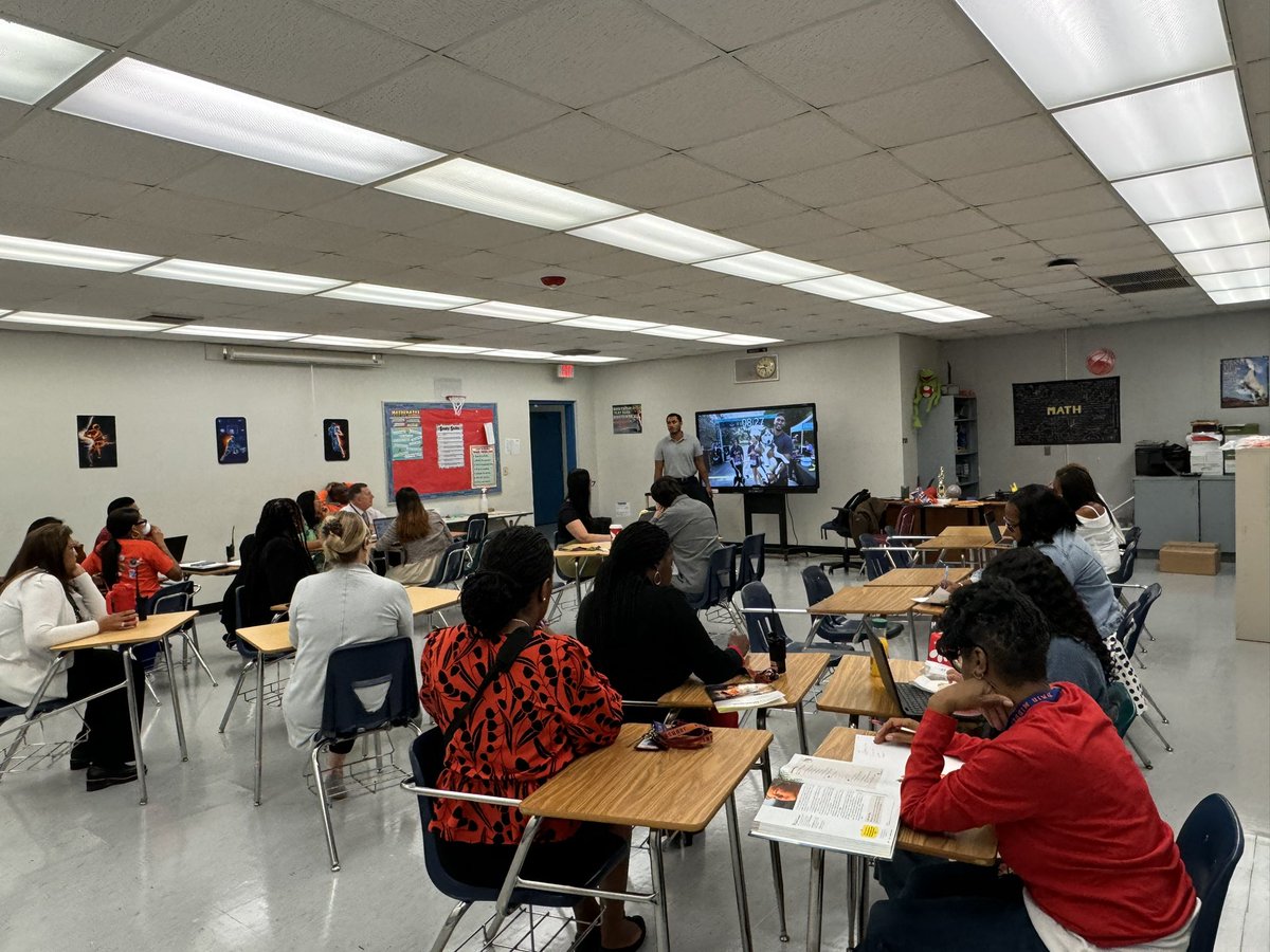 bair_middle's tweet photo. #PrometheanBoard in house training with Math Teacher, Mr. Bradley. Thank you for teaching best practices. @BrowardSchools @PrincipalBairMs #BairBears 🐻🧡💙🐻 #VILS #BCPS #BrowardSchool #GetInTheGame @APLendickBMS @reimagine_bcps #BairBears 🐻🧡💙 #GetInTheGame #BCPSStrong https://t.co/7WItiSDt8f