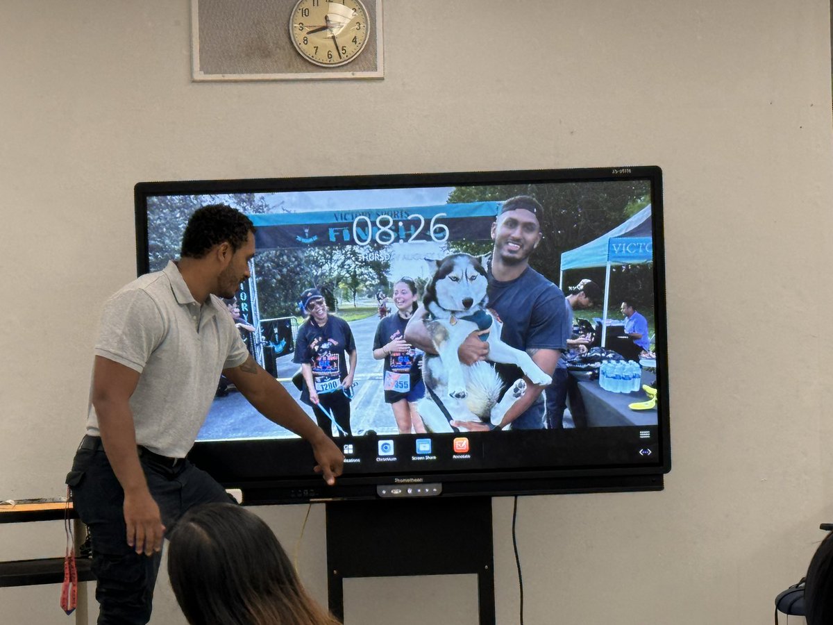 bair_middle's tweet photo. #PrometheanBoard in house training with Math Teacher, Mr. Bradley. Thank you for teaching best practices. @BrowardSchools @PrincipalBairMs #BairBears 🐻🧡💙🐻 #VILS #BCPS #BrowardSchool #GetInTheGame @APLendickBMS @reimagine_bcps #BairBears 🐻🧡💙 #GetInTheGame #BCPSStrong https://t.co/7WItiSDt8f