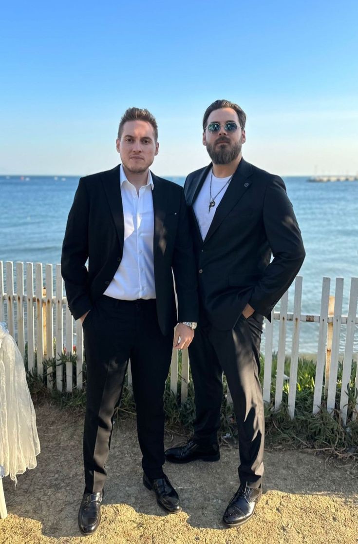 Elraenn ve RRaenee'nin YouTube'da abone sayıları;

Elraenn: 3 milyon. 

RRaenee: 1 milyon.