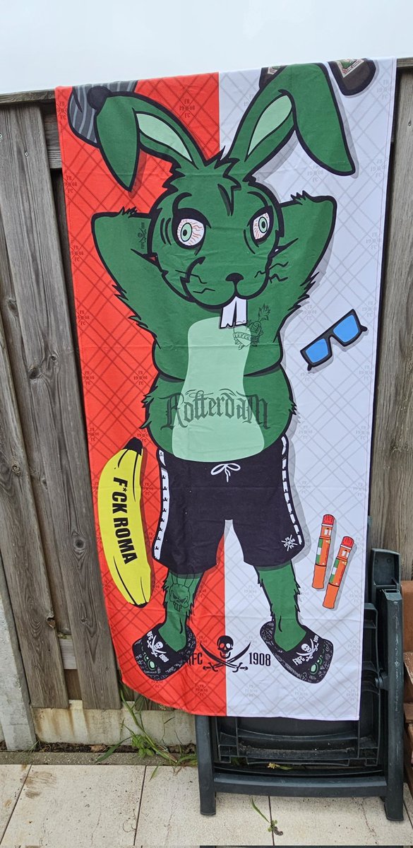 DaveGooij's tweet photo. Mooi handdoekkie binnen gekregen vandaag van de groene haas ๐. #Frfc1908 #Feyenoord โค๏ธ ๐ค ๐ค. #Groenehaas https://t.co/P5giBizsOc
