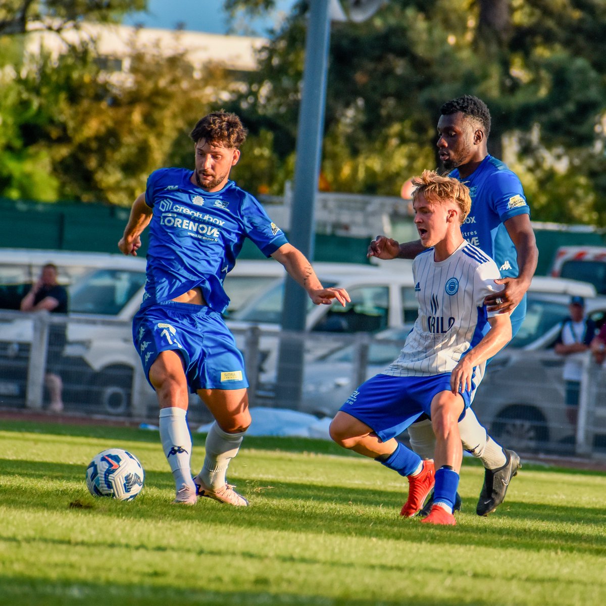 Pour leur quatrième match de préparation, nos Chartrains se sont inclinés sur le score de 0/2 face à Saint Jean le Blanc ! 

Dernière répétition avant le début du championnat, ce samedi à 18h au stade Jean-Gallet face à Sainte Genevieve FC (N3) 🔜

#National3 #AllezChartres 🔵⚪️