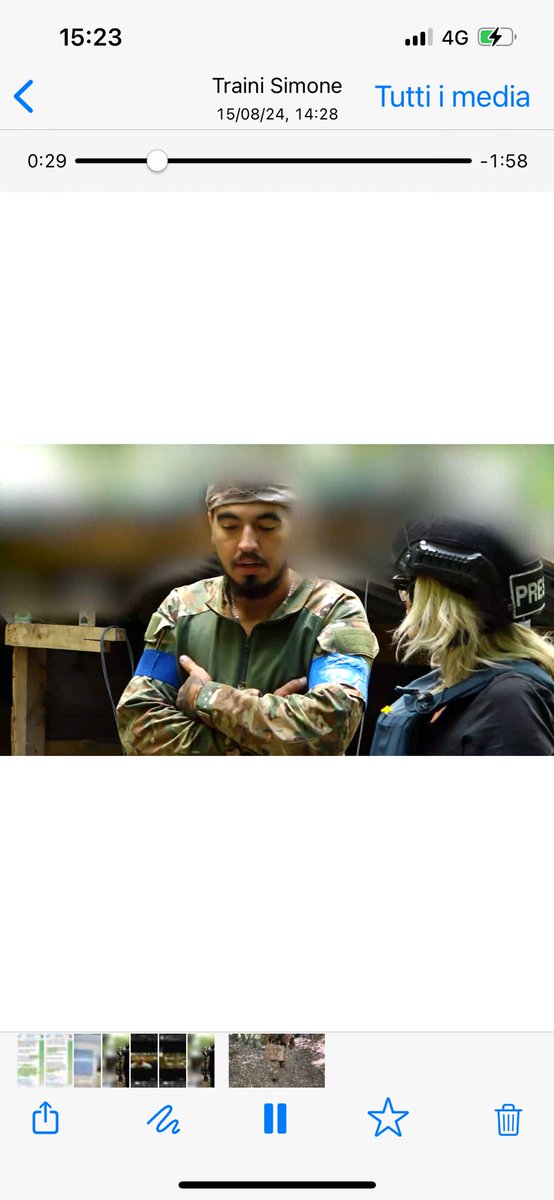 StefaniaBattis4's tweet photo. Altro ripasso di diritto internazionale: il giornalista deve indossare colori che lo differenzino dai militari. 
Ieri indossavamo giubbotti antiproiettile blu con scritte Press. 
Chi vuole può postare le differenze qui sotto https://t.co/fsRbb84P5X
