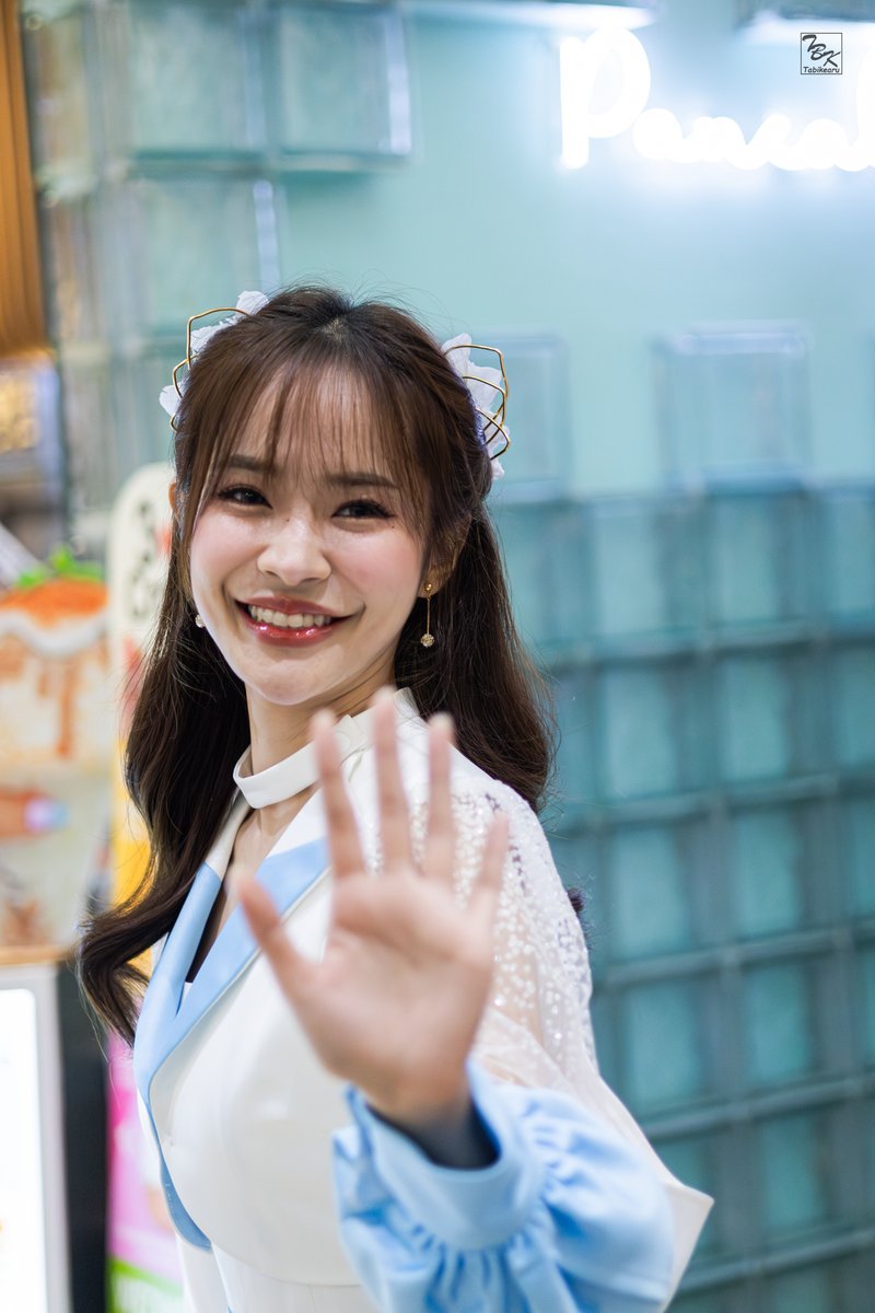 tabikearu's tweet photo. พี่มุเอิร์น~~🥰
#EarnBNK48 #BNK48
#BNK48_BORDERLESS_Roadshow 
#Tabikearu #UnionMall https://t.co/Z8WPl6aVPN
