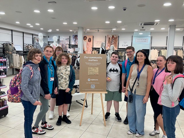 DynamicWrexham's tweet photo. Exciting News! @newlook in Wrexham have chosen us as their charity partner in partnership with @nbrly
They are busy raising awareness and funds. Huge thanks to Rachel & the team for their support and the customers who've donated so far ❤️🧡💛
#wrexham #leaderlive #dynamic https://t.co/sMApCrYe1S