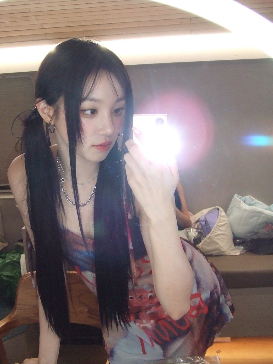 YUQITHINK's tweet photo. yuqi ��� update https://t.co/ZWhJ0BNT9n