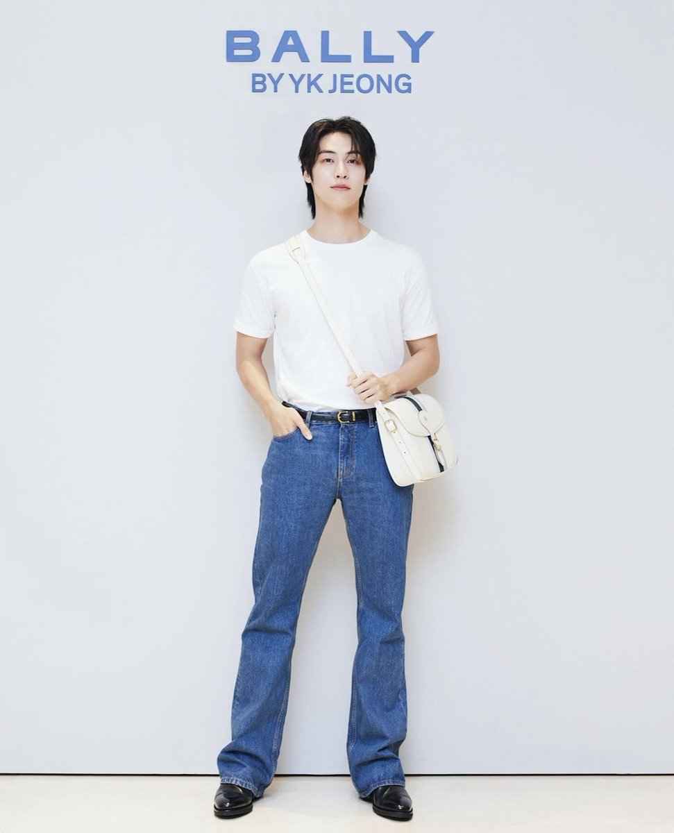 dolgolaeui's tweet photo. Lee Seung Hyub #leeseunghyub #seunghyub #이승협 #shootingstars #mustyougo #nflying #lovelyrunner #bigpicturehouse #bestchickendrama Please also follow Seung Hyub’s official Instagram account - sssn9_zzzn9 https://t.co/aFAYaSxcLo