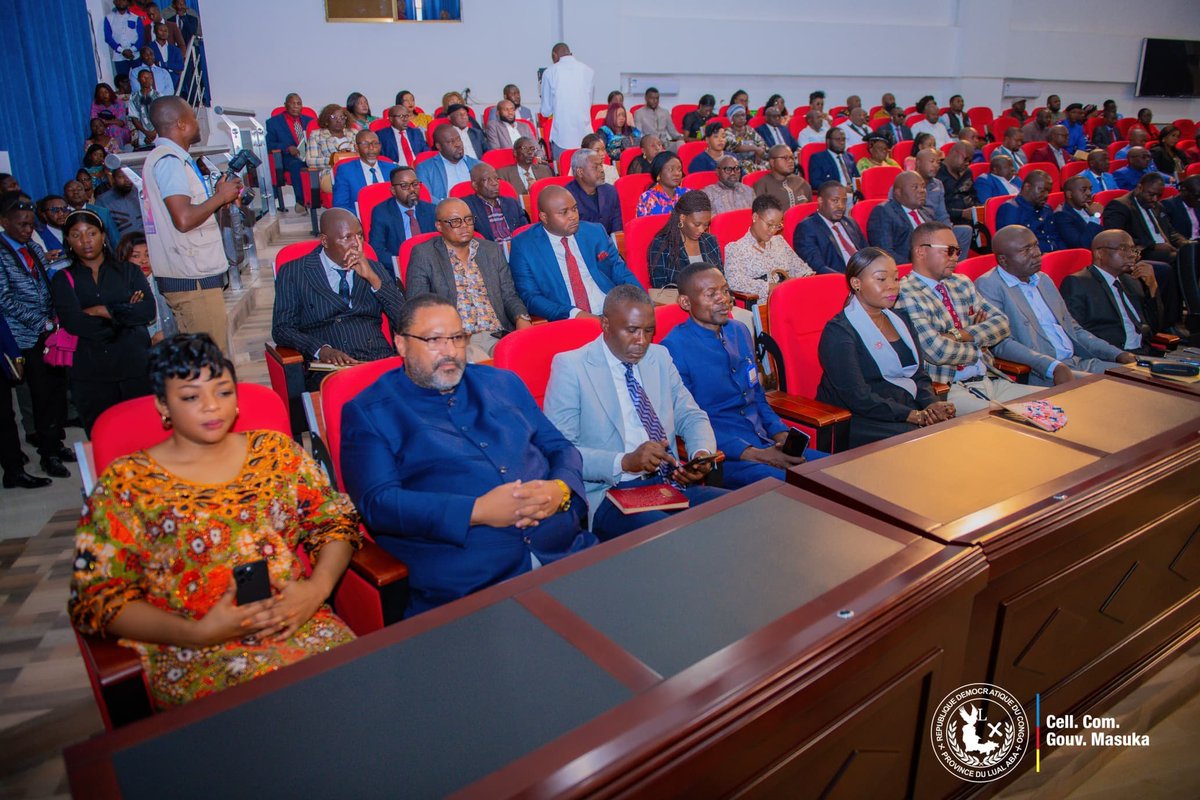 100Checain's tweet photo. L'ouverture de la session extraordinaire de l'Assemblée Provinciale du #Lualaba, dédiée à l'investiture de notre nouveau gouvernement.
Ce moment marque une étape cruciale pour notre province, symbole de notre engagement collectif envers un avenir radieux.
✍🏼Hon. @FifiMasukaSaini https://t.co/11naN8cbto