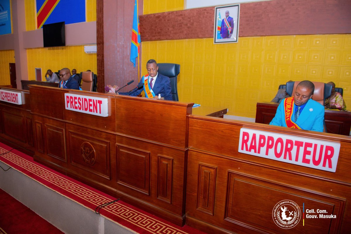 100Checain's tweet photo. L'ouverture de la session extraordinaire de l'Assemblée Provinciale du #Lualaba, dédiée à l'investiture de notre nouveau gouvernement.
Ce moment marque une étape cruciale pour notre province, symbole de notre engagement collectif envers un avenir radieux.
✍🏼Hon. @FifiMasukaSaini https://t.co/11naN8cbto