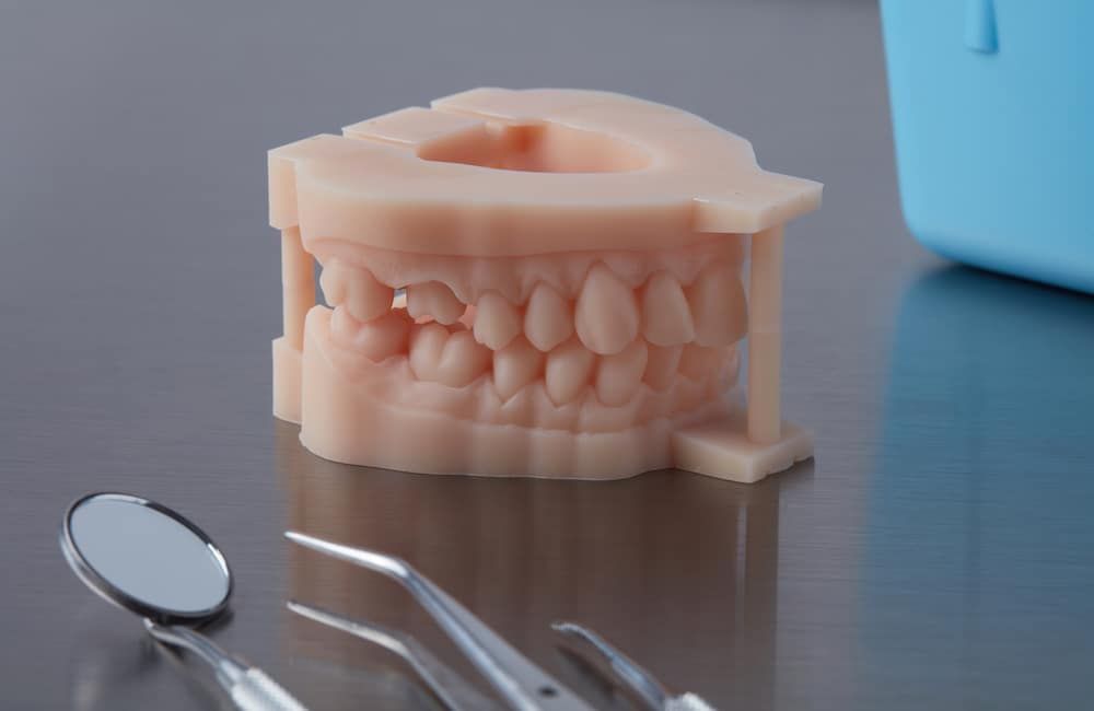 VoxelMatters's tweet photo. .@formlabs’ Premium Teeth Resin gets FDA 510(k) clearance.
US dental professionals can now use this resin for #3Dprinting temporary single units & bridges.
https://t.co/gwaLDgma09
#dental #additivemanufacturing #3dprinting #fdaclearance #dentalmodels #dentistry https://t.co/EakTpEMUi5