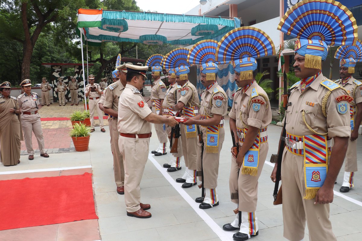 स्वतंत्रता दिवस-2024 के उपलक्ष्य में ग्रुप केन्द्र CRPF गॉंधीनगर परिसर में ध्वजा रोहण किया गया तथा इस उपलक्ष्य में हर घर तिरंगा एवं अन्य कार्यक्रमों एवं का आयोजन भी किया गया] जिसकी कुछ झलकियॉं-