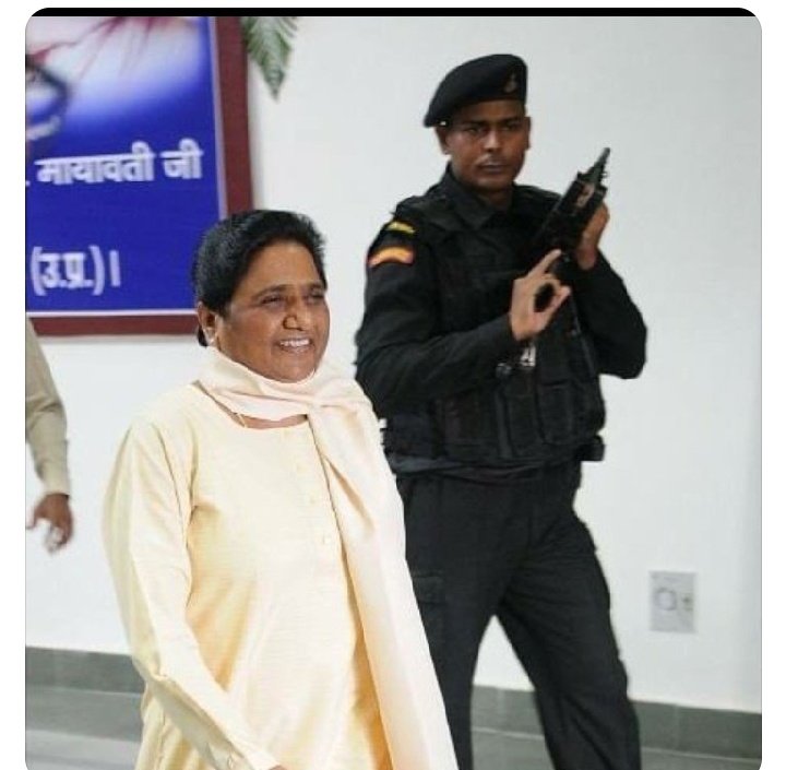 मा0बहनजी वास्तव में, महान है,और महापुरुषों की श्रेणी में है,वह इस लिए, भी, कि जब मा0 कांशीराम साहब जी ने घर परिवार,माता, पिता, भाई बहन घर बार छोड़कर ,पूरे बहुजन समाज को अपना माता, पिता, भाई बहन, उन्ही के घर को अपना घर मान लिया,फिर भी मिशन को धोखा देने वाले लोभ लालच में बीके।जयभीम