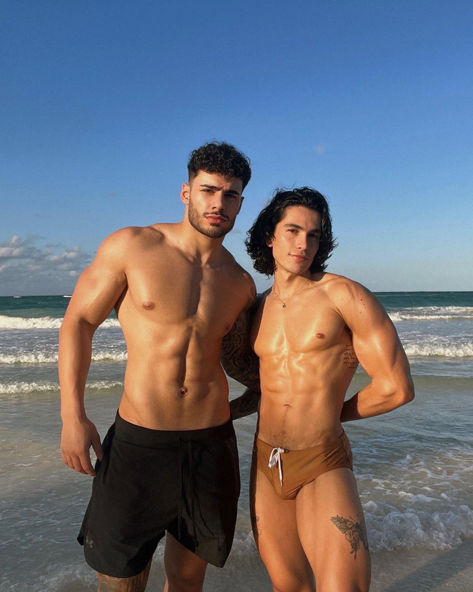 Seks yigiti enagasini sikdi