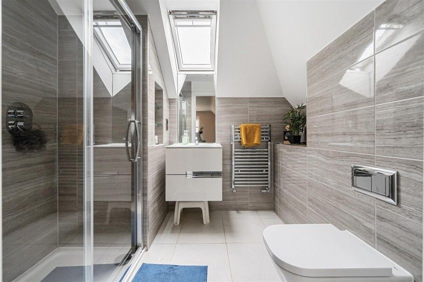 Nicholas Est Agents tweet media