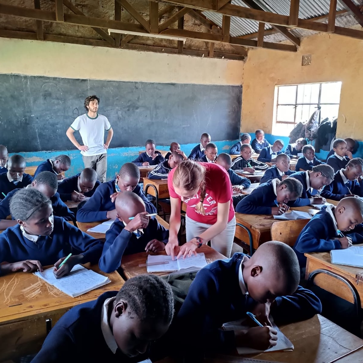 🤝💚 Make a difference together! Join a family volunteering project and instill the value of helping others in your children. Participating in community activities strengthens family bonds and creates a positive impact on the world around us.

#voluntariat #families