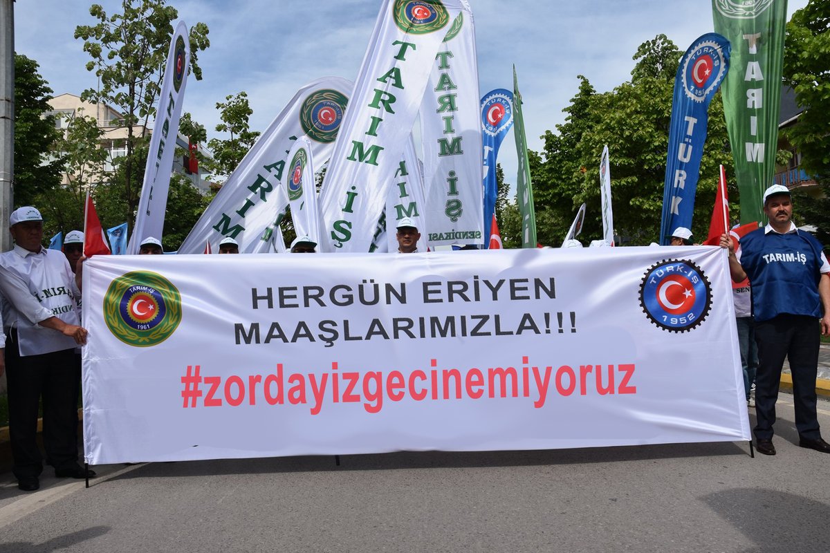 #zordayizgecinemiyoruz
<a href="/turkiskonf/">TÜRK-İŞ</a>
<a href="/Akparti/">AK Parti</a>
<a href="/herkesicinCHP/">CHP 🇹🇷</a>
<a href="/tcbestepe/">T.C. Cumhurbaşkanlığı</a>
<a href="/csgbakanligi/">T.C. Çalışma ve Sosyal Güvenlik Bakanlığı</a>