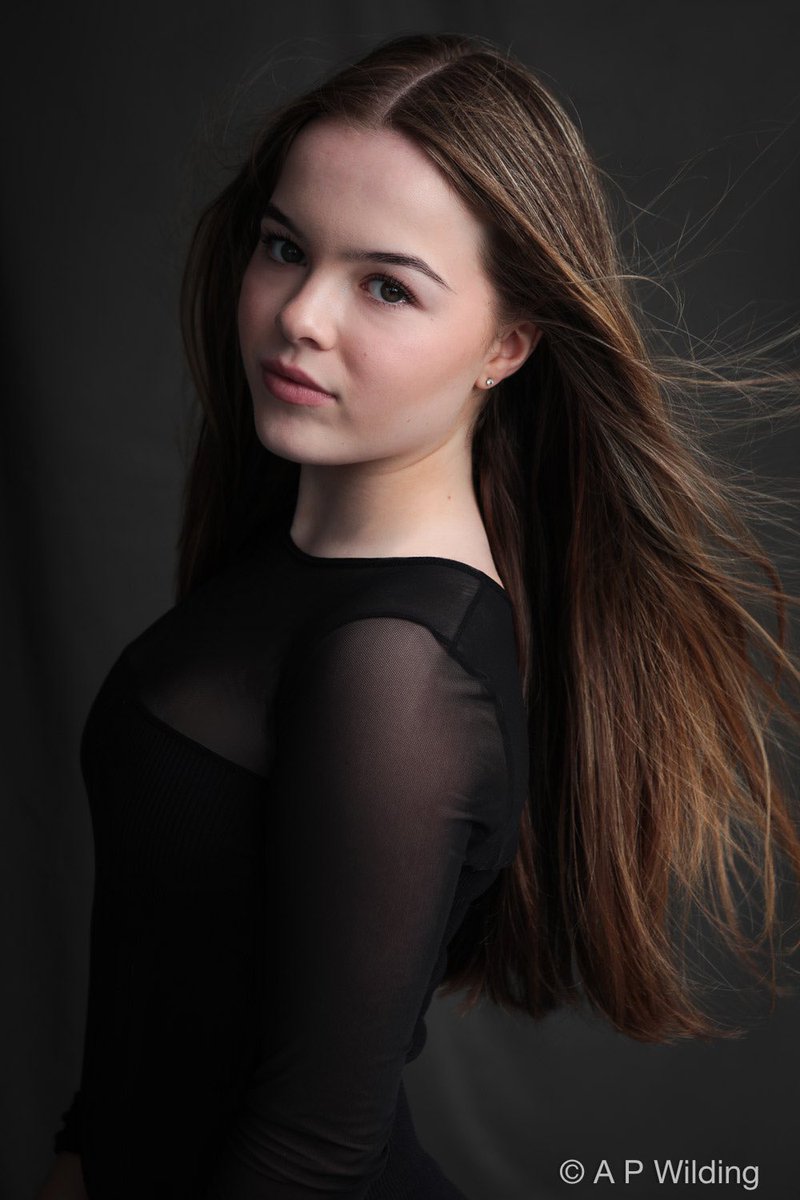 ChaseCollard1's tweet photo. Creative Shots! 

#actress #headshots #acting #proffesionalphotography #apwildingphotography #chasejanecollard #apwildingshots #apwildingheadshots #tv #film #cast #casting #agent #agency #outoflicence #headshotslondon #actingrange #rangeofshots #editorial #modelling #photoshoot https://t.co/u3wVuJ3euh