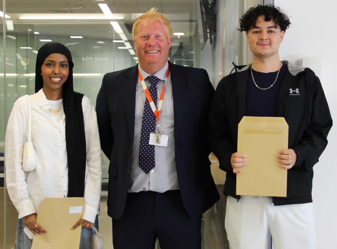 More of our students than ever before have gained places at Russell Group universities including Nottingham, Exeter, Kings College London, Bristol and Southampton. 

Ryan (left) is going to SOAS to read  law, while Sky is going to the University of Exeter to study  Business. pic.twitter.com/GkUmaTPS6B Image
