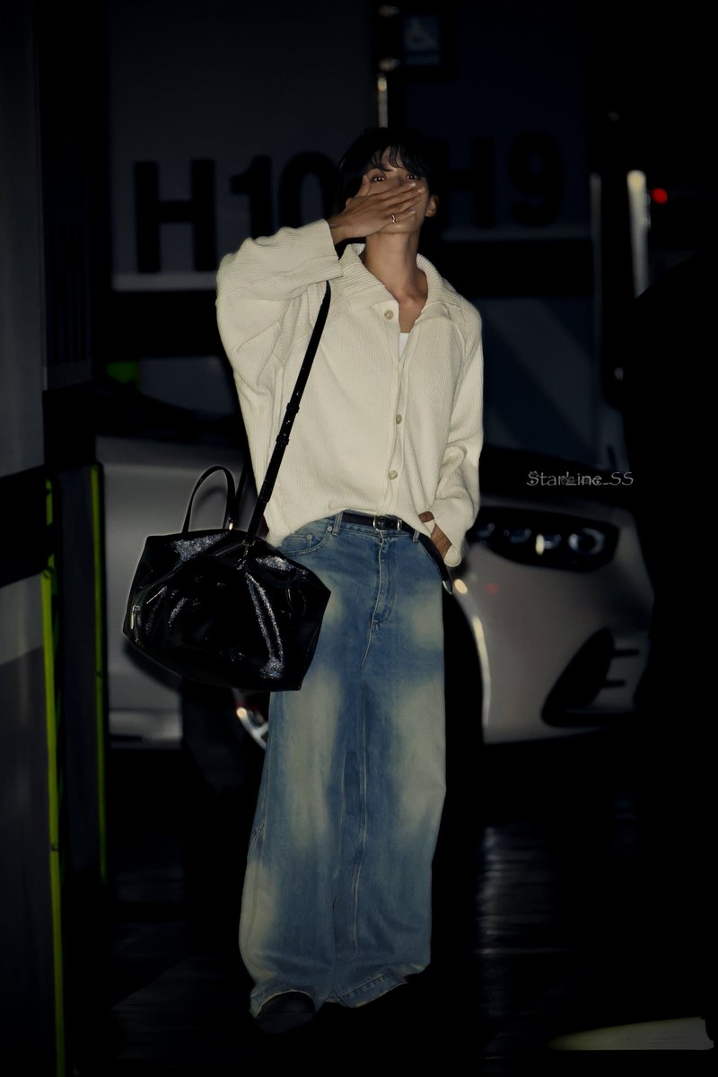 🌻 for rockstar dokyeom tweet media