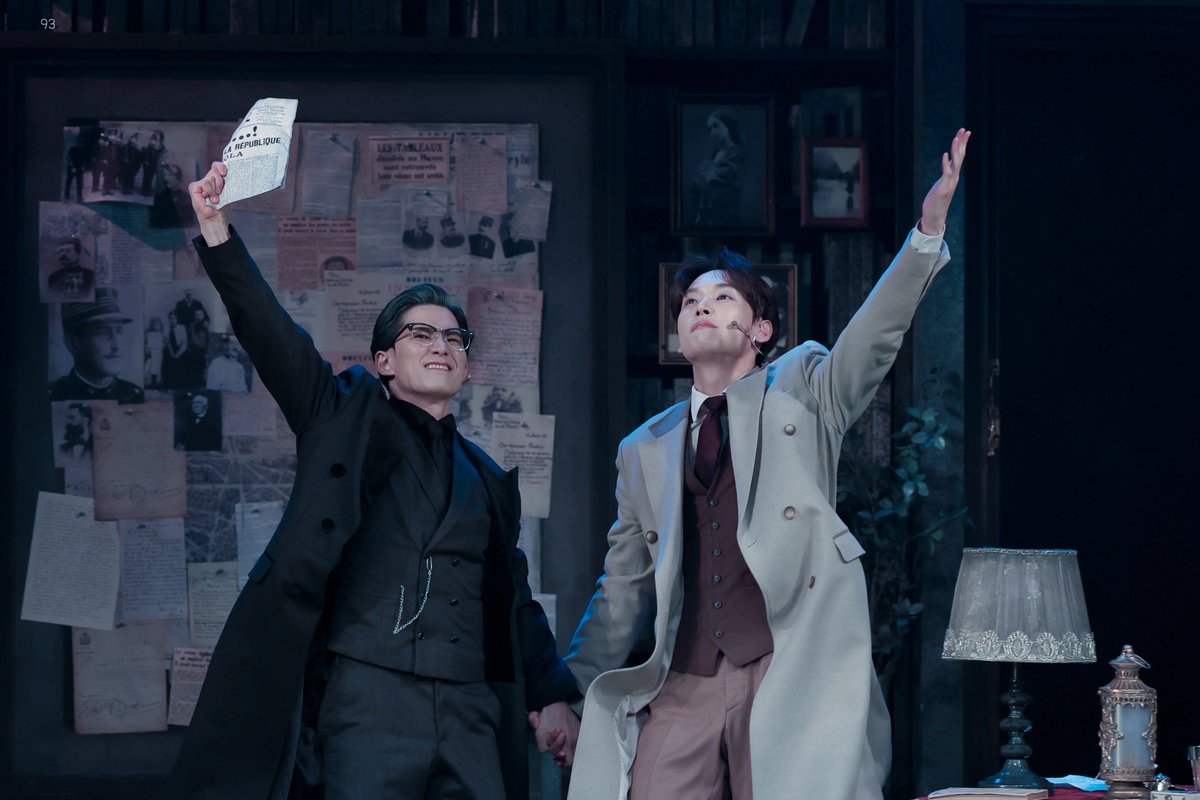 240815 에밀

ᯓᡣ𐭩

➰️ 에밀 #정동화 배우님
➰️ 클로드 #김인성 배우님