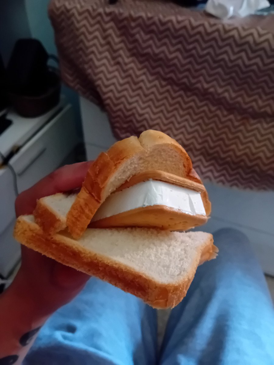 estegomanu's tweet photo. Sandwich de sandwich de helado https://t.co/cLB252UP0e