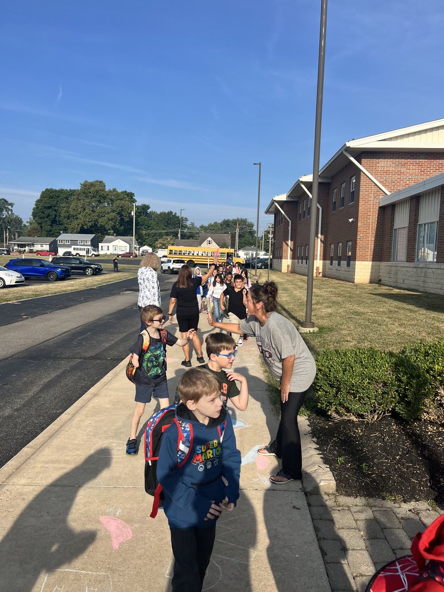 DavidLewisNCS's tweet photo. First day fun at Cherry Valley. ⁦@Newark_Schools⁩ https://t.co/I52WZdsEIA