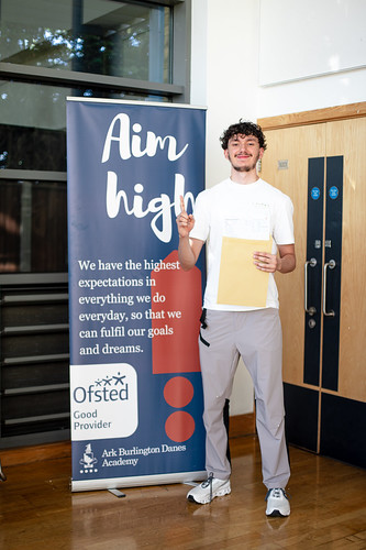 ArkBDA's tweet photo. ⭐️A Level Results Day⭐️ 
Lovely snaps from @LBHF from earlier today! We are very proud of all of our students. Well done to Sammy and Anwarshah off to study Medicine @ucl
and @QMUL, Nadia to study dentistry @QMUL and Ayan to @OfficialUoM
#arkschools #alevelresultsday  @ArkSchools https://t.co/41bJT6gN5f