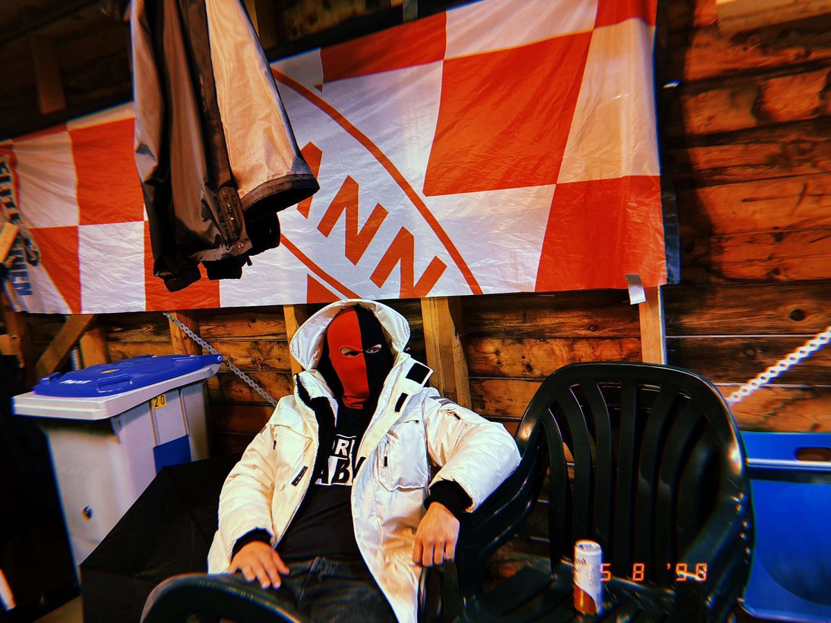 Any St. Mirren bitches wanna throw hands!? Meet me at The Blue Stone <a href="/saintmirrenfc/">St Mirren FC</a>