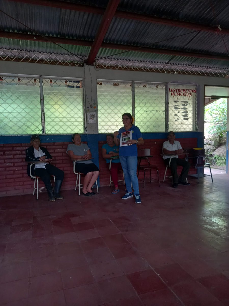 UNAGNicaragua's tweet image. Taller sobre prácticas de mitigación al #CambioClimático, realizado en la comunidad El Bijagüe, Jucuapa, #Matagalpa con productores y miembros de los CAPS, con fondos proyecto Cambio Climático, con apoyo de #SWISSAID, ejecuta #unagnicaragua.