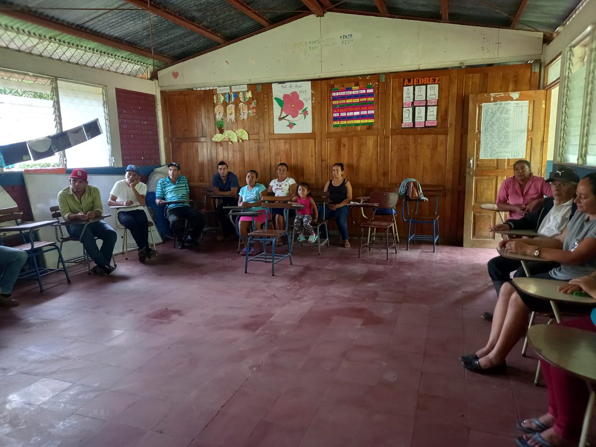UNAGNicaragua's tweet image. Taller sobre prácticas de mitigación al #CambioClimático, realizado en la comunidad El Bijagüe, Jucuapa, #Matagalpa con productores y miembros de los CAPS, con fondos proyecto Cambio Climático, con apoyo de #SWISSAID, ejecuta #unagnicaragua.