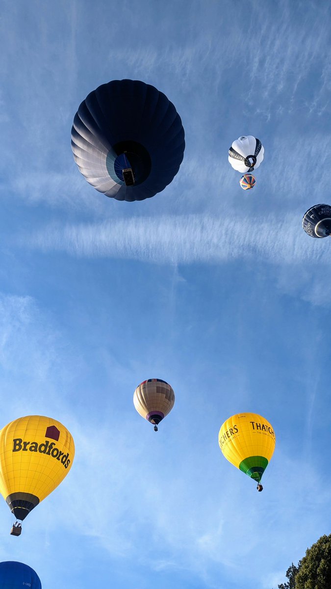 OddPrints's tweet photo. We visited the #bristolballoonfiesta in our amazing home town of Bristol on Saturday - what a brilliant family day out with plenty of wonderful, colourful photo opportunities! 🎈🌞😎

#BIBF2024 #bristol #colour #lovecolour #hotairballoons #photography https://t.co/B60IutJpbU