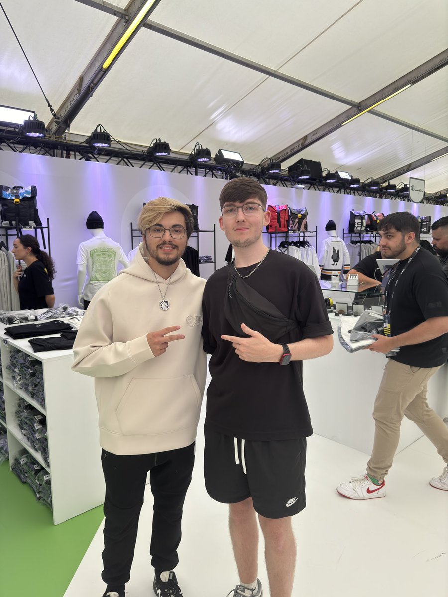 Spectate_Adam's tweet image. 🐐 @Twistzz