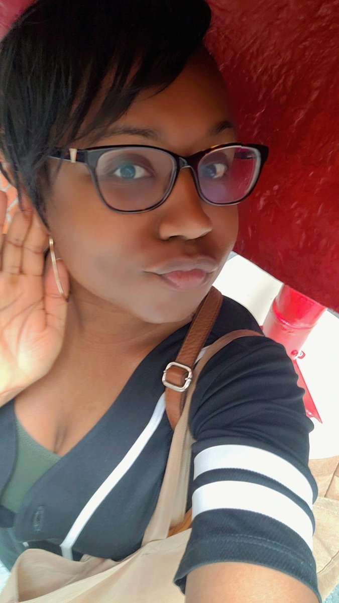 ShanqMarie's tweet photo. If you want a Friday &amp; Saturday full of poetry in #Croydon (as in from tomorrow):
- Come get a personalised poem from @poetrytakeaway on Surrey Street
- Check out the #OutofSilence exhibition &amp; hear poems from all the groups on a mythophone in Croydon Clocktower
(1/3) https://t.co/MeA9B5T8Vu